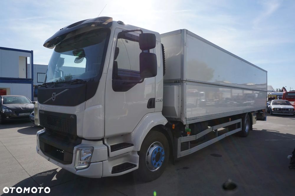 Volvo FL - 4