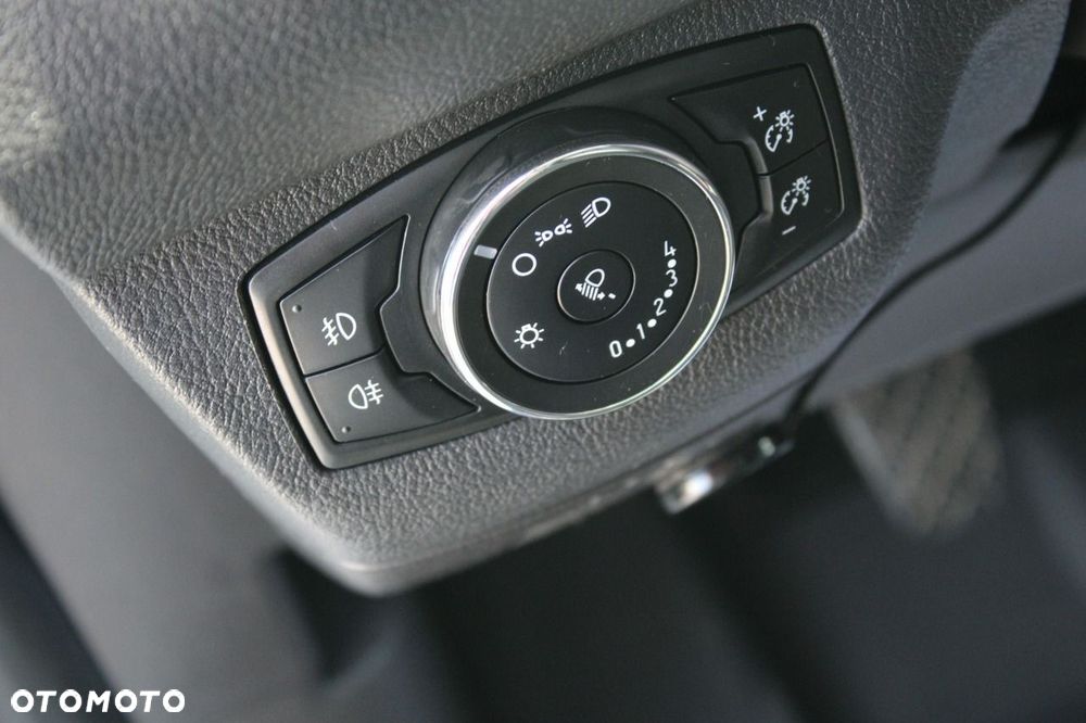 Ford Transit Courier - 14