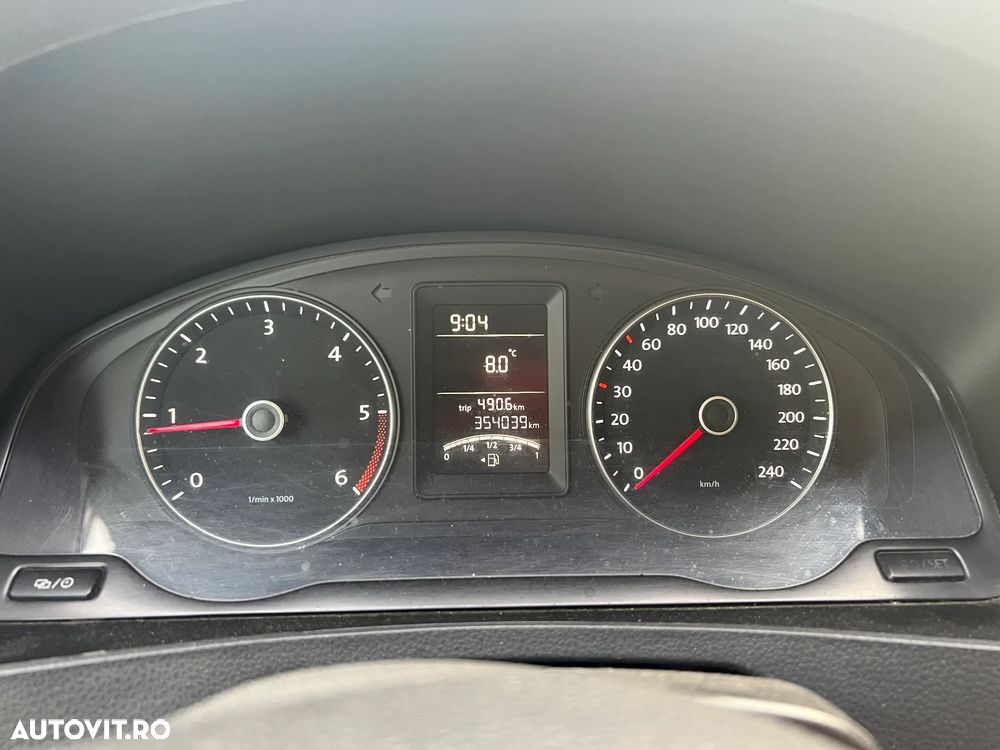 Volkswagen Caravelle - 1