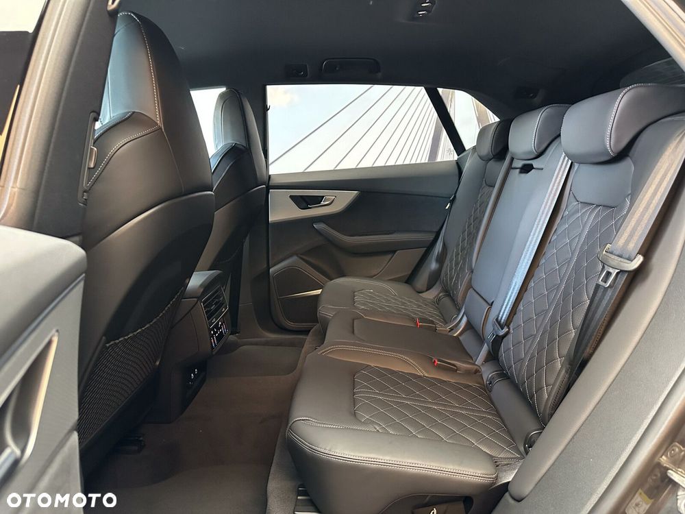 Audi SQ8 - 38