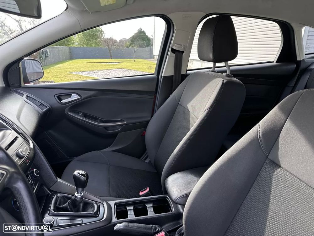 Ford Focus 1.5 TDCi Titanium ECOnetic - 28