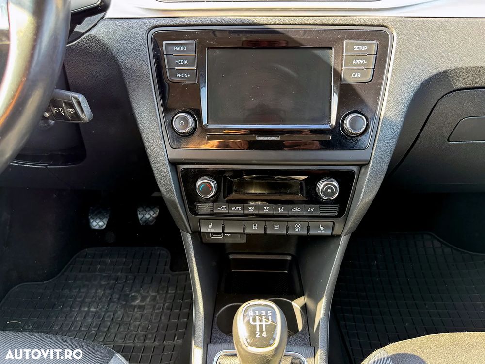 Skoda Rapid 1.0 TSI Ambition - 23