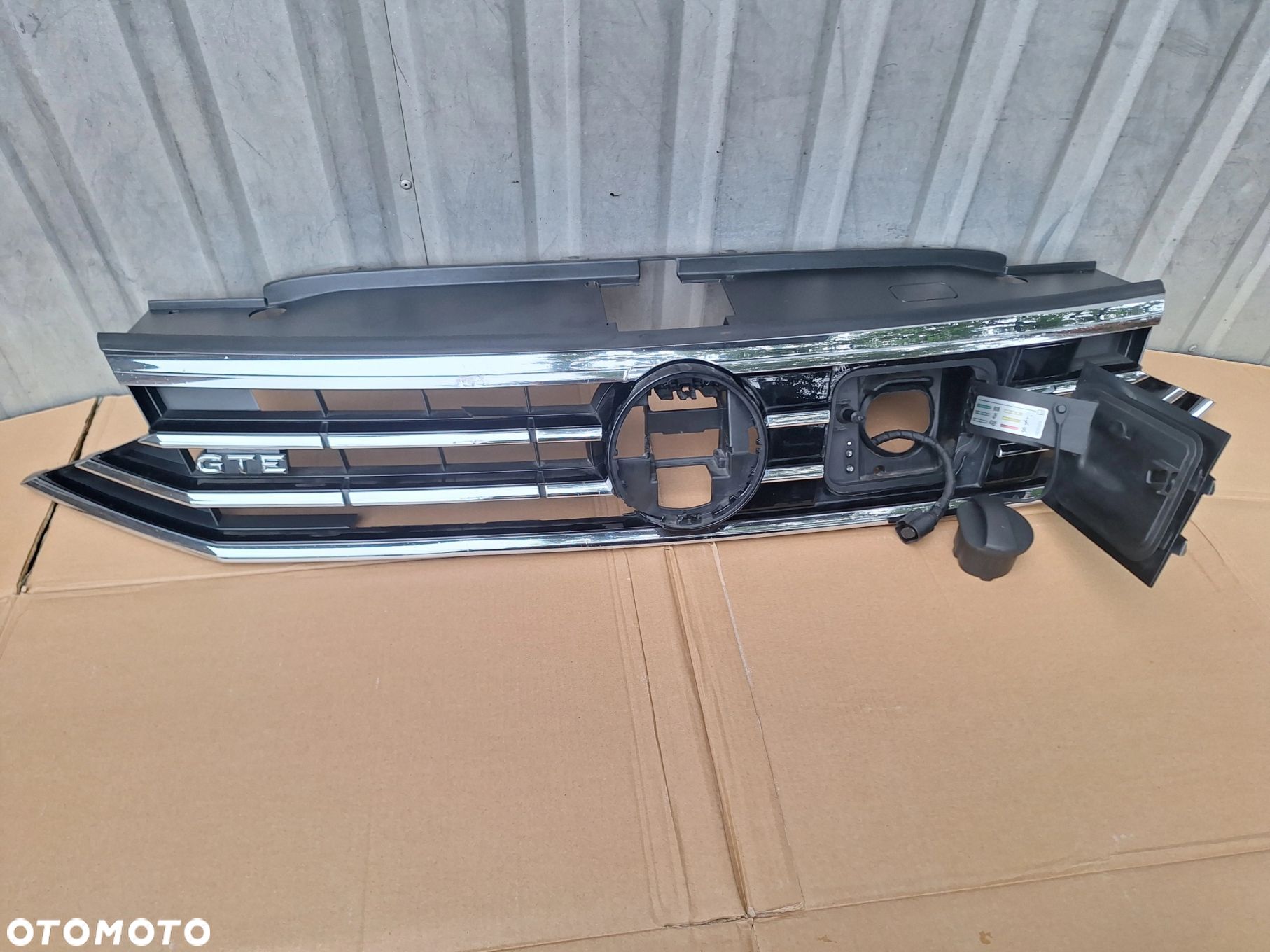 VW PASSAT B8 GTE LIFT 19- ATRAPA GRILL GNIAZDO ŁADOWANIA 3G0853479D WYSYŁKA 24H - 1