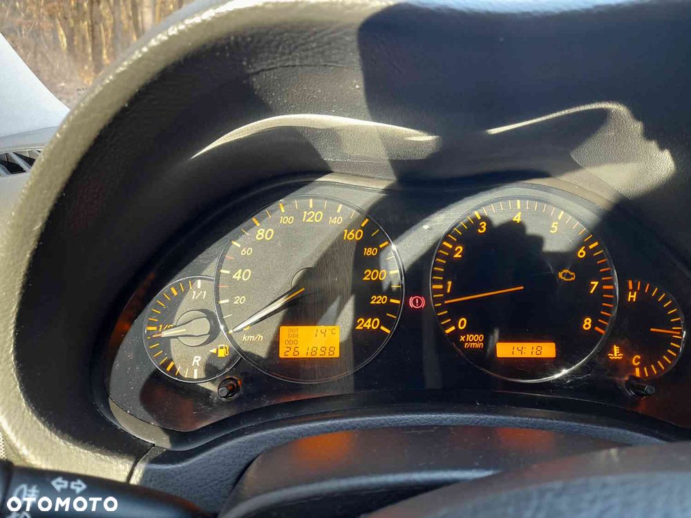 Toyota Avensis 2.0 VVT-i Sol plus - 11