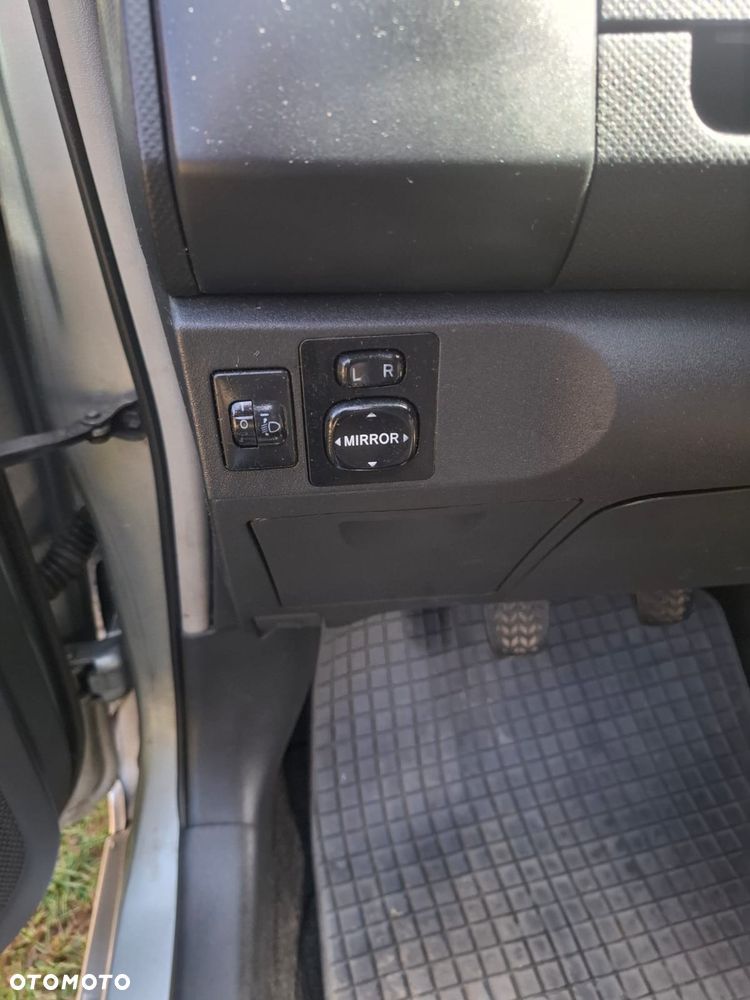 Toyota Yaris 1.4 D-4D - 13