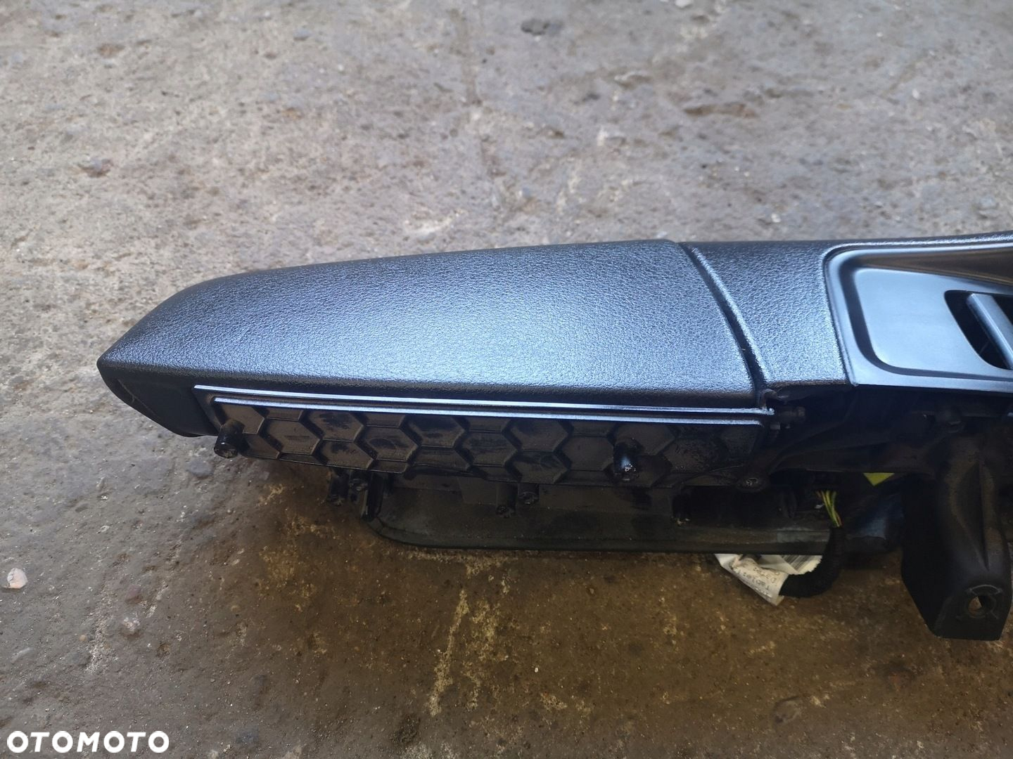 AUDI A8 D4 PODŁOKIETNIK DRZWI TYŁ PRAWY 4H0867364 - 5