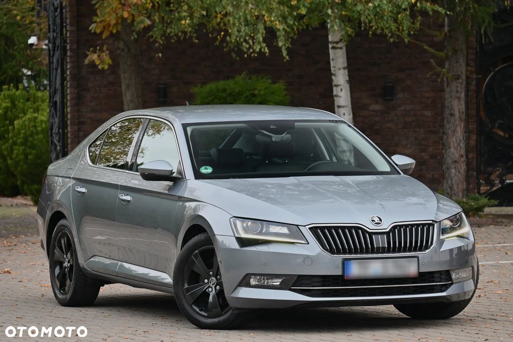Skoda Superb 2.0 TDI DSG Premium Edition - 31
