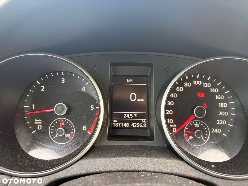 Volkswagen Golf 1.6 TDI Comfortline - 8