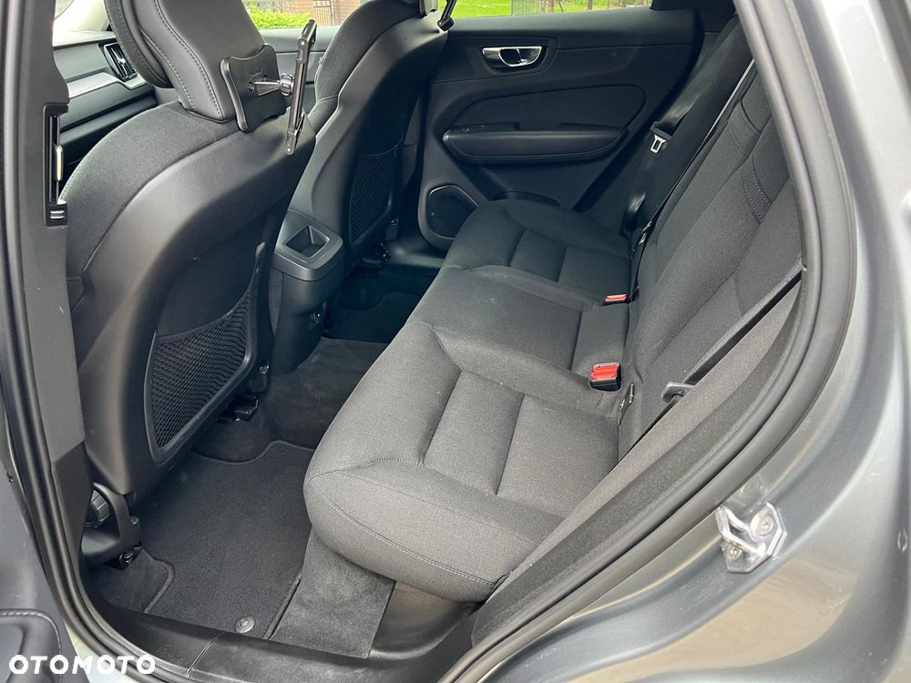 Volvo XC 60 B4 B Momentum Pro - 9