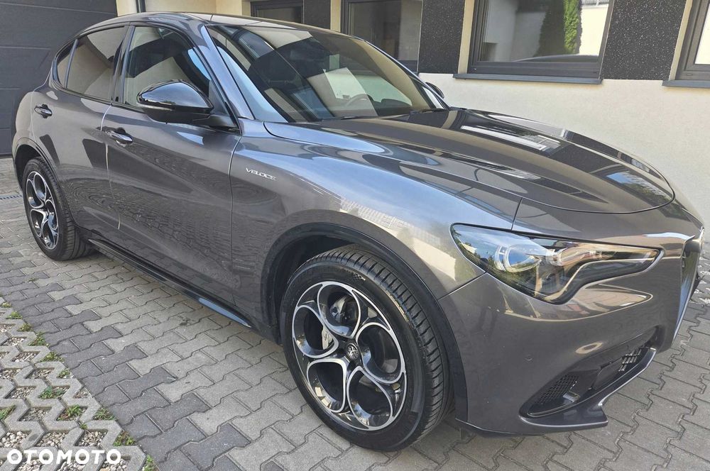 Alfa Romeo Stelvio - 1