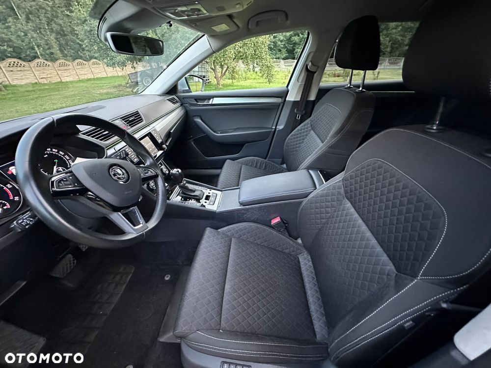 Skoda Superb 2.0 TDI Ambition DSG - 9