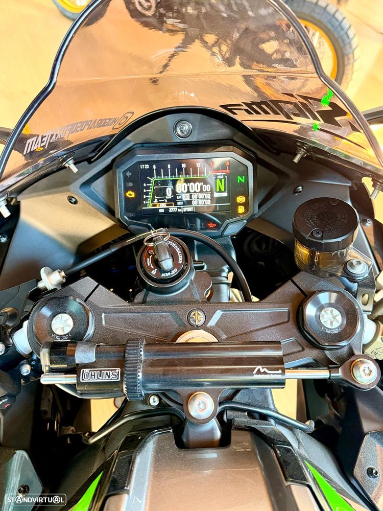 Kawasaki Ninja ZX10R - 9