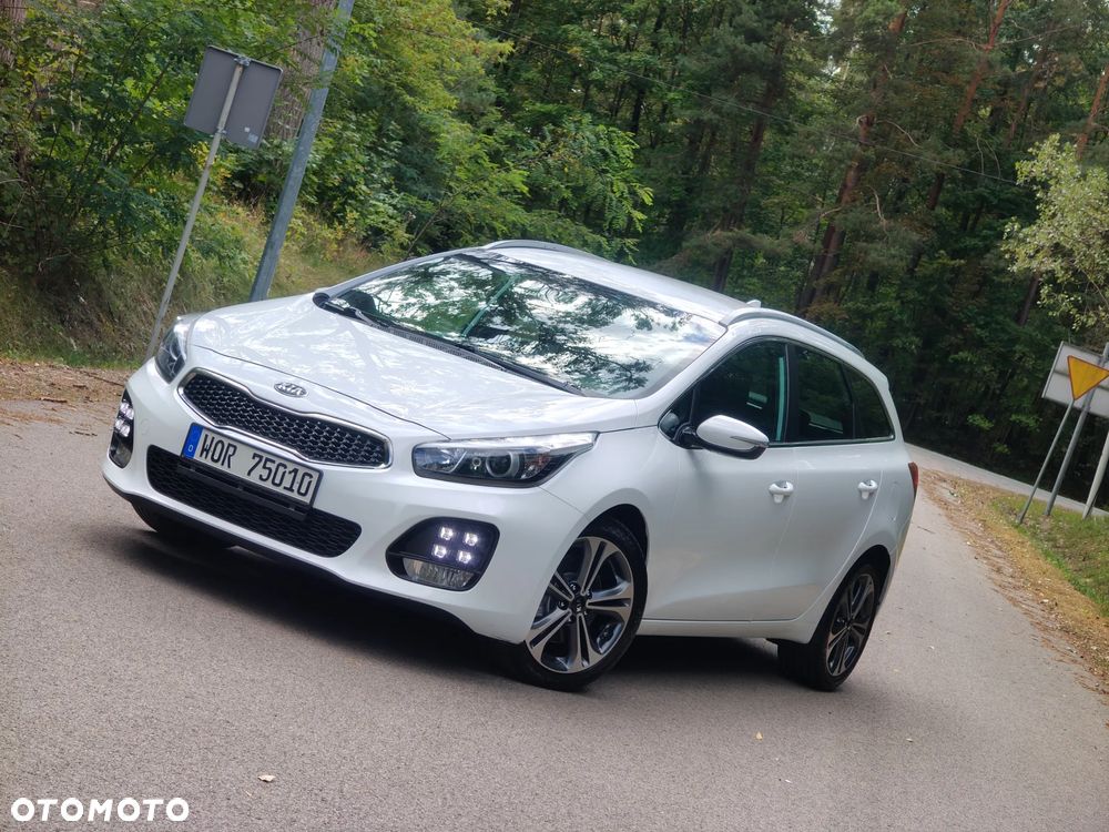 Kia Ceed - 11
