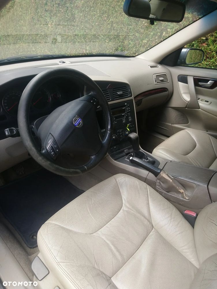 Volvo S60 2.4D Momentum - 6