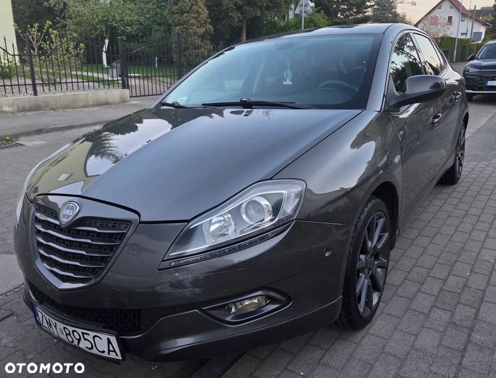 Lancia Delta 1.6 MJ S by Momo - 4