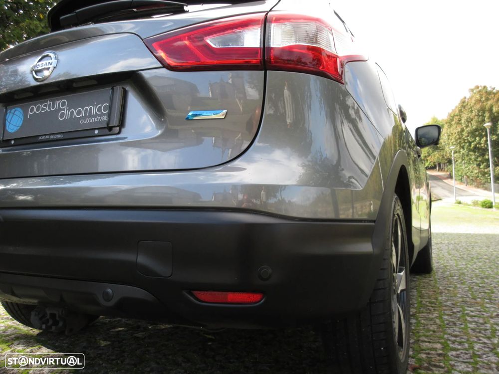 Nissan Qashqai 1.5 dCi N-Connecta 18 - 21