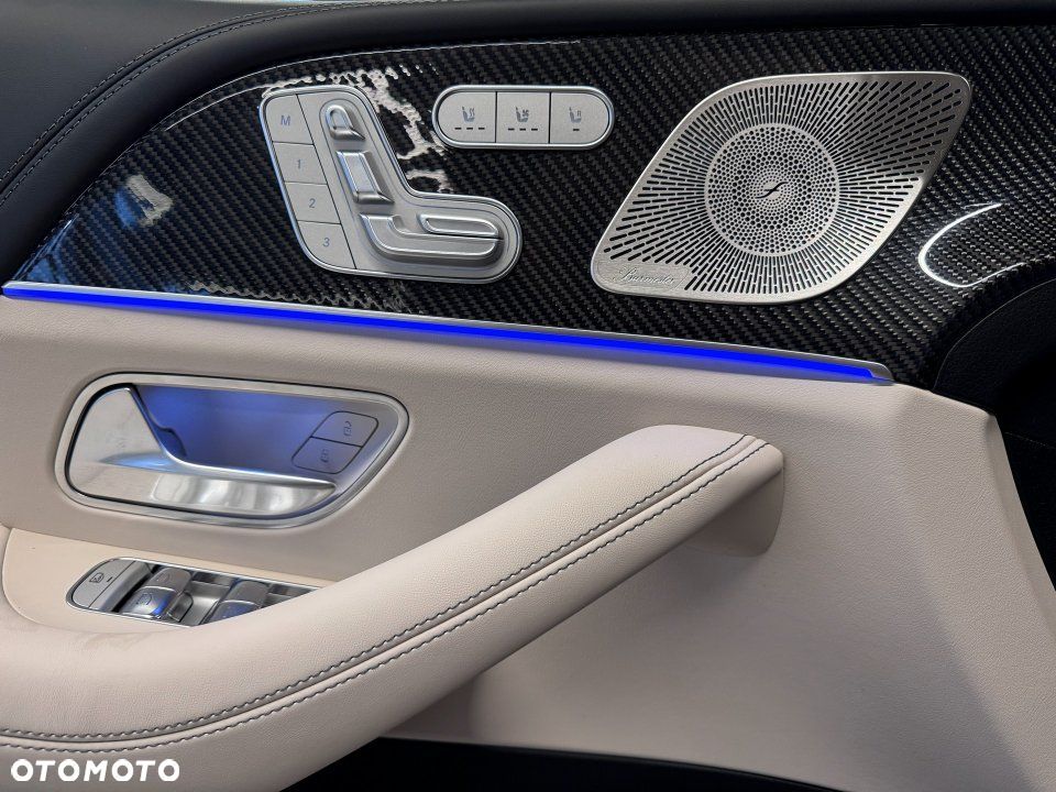 Mercedes-Benz GLS - 12