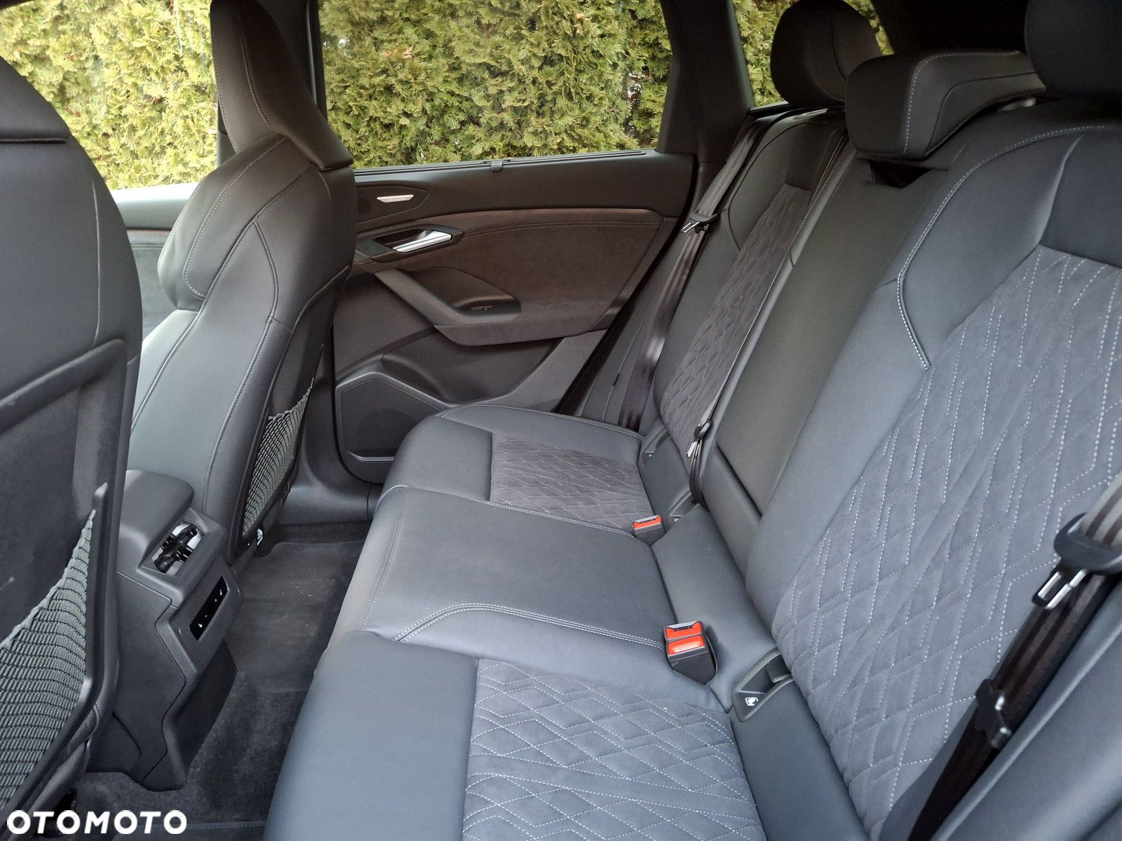 Audi Q6 e-tron - 14