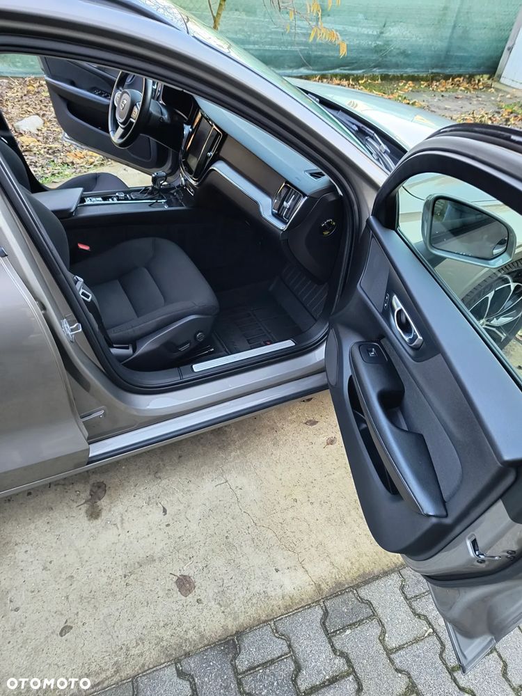 Volvo V60 D4 Momentum - 13