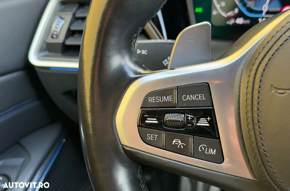 BMW Seria 3 330e Aut. M Sport - 23