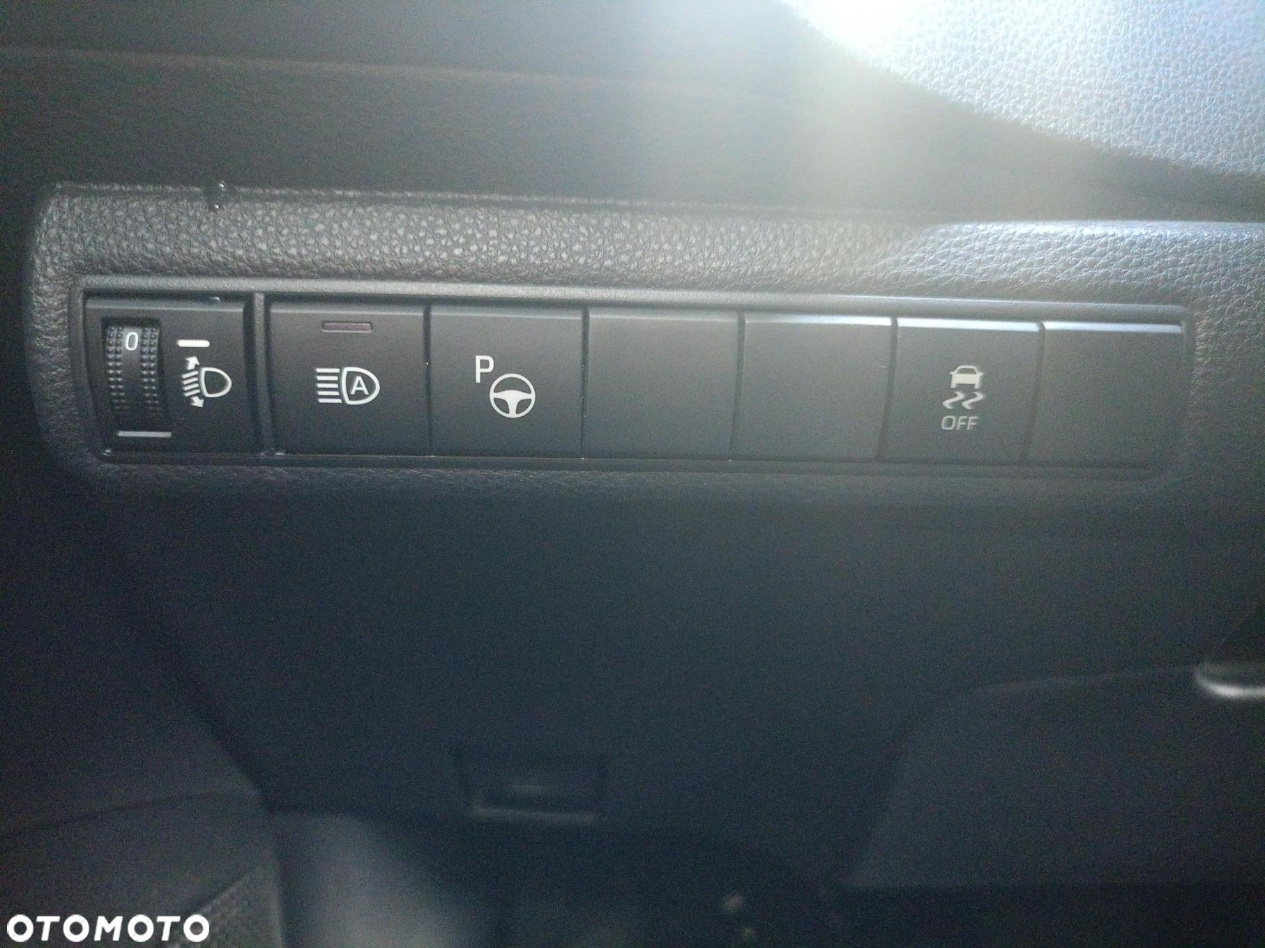 Toyota Corolla 2.0 Hybrid Comfort - 22