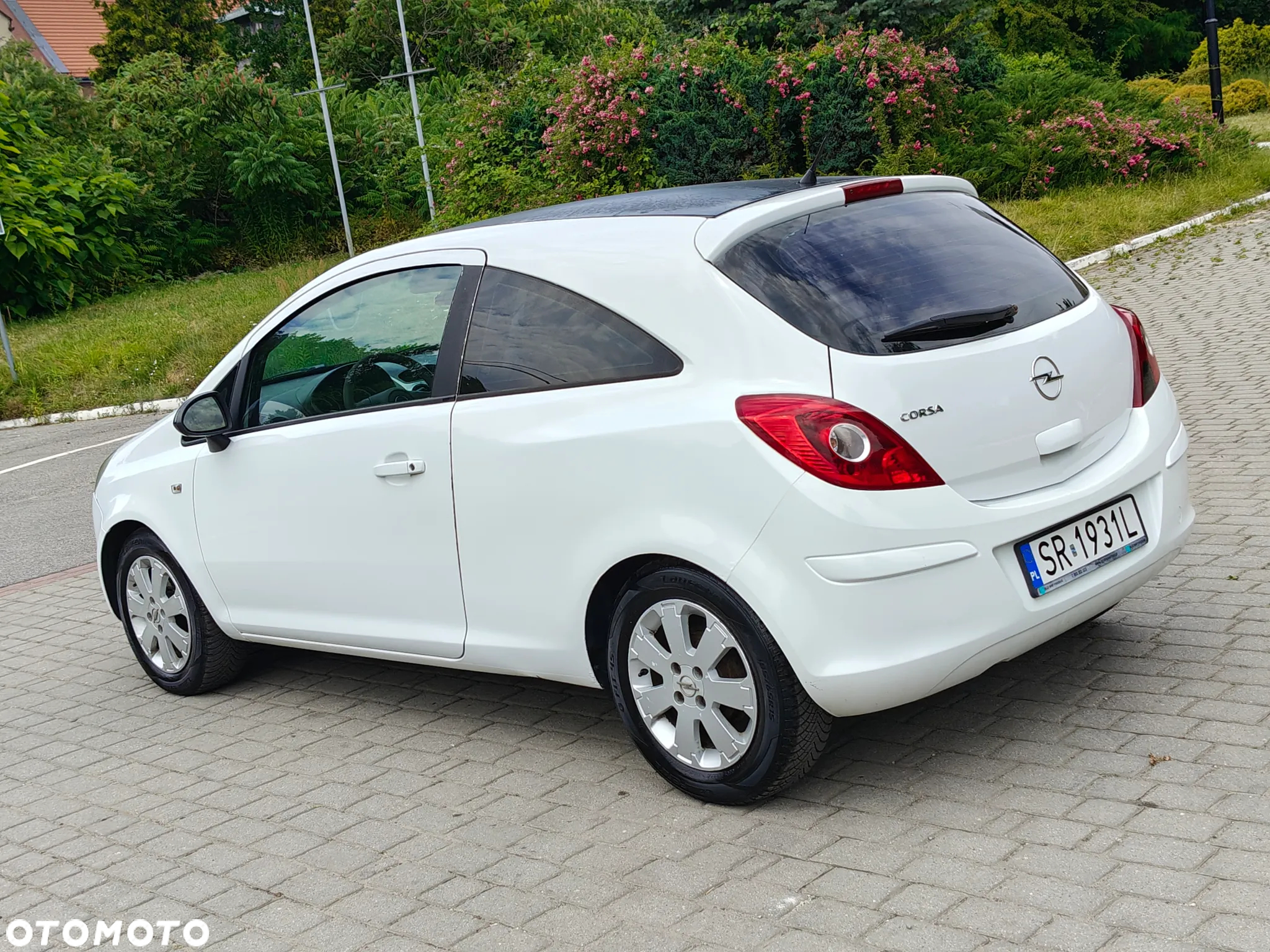 Opel Corsa 1.2 16V Cosmo - 12
