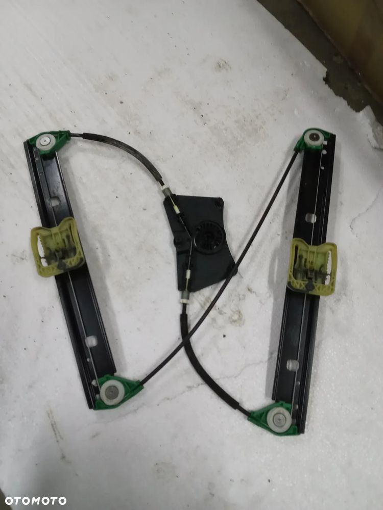 Vw Touareg III podnosnik szyby prawy tył 760839462b - 1