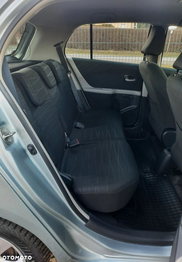 Toyota Yaris 1.3 VVT-i Executive - 12