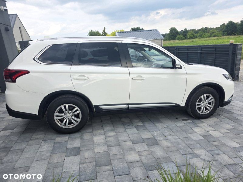 Mitsubishi Outlander 2.0 Intense + Navi 4WD CVT - 17