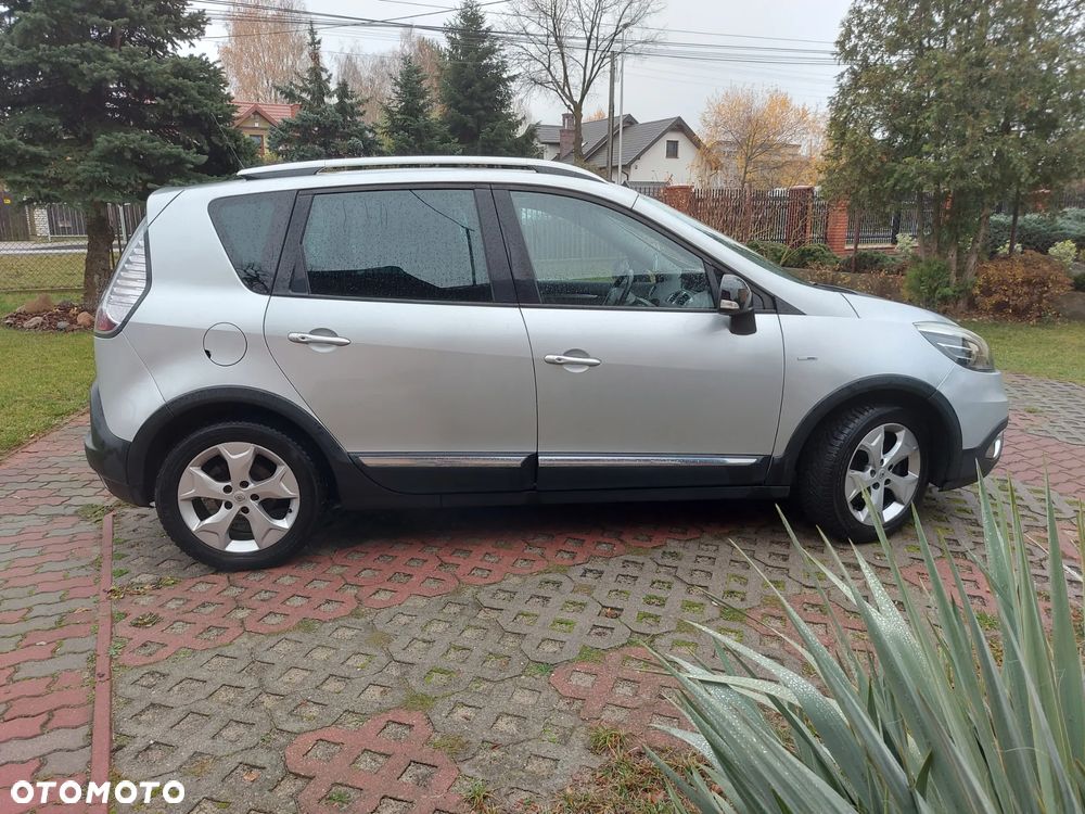 Renault Scenic ENERGY TCe 115 S&S Xmod Bose Edition - 10