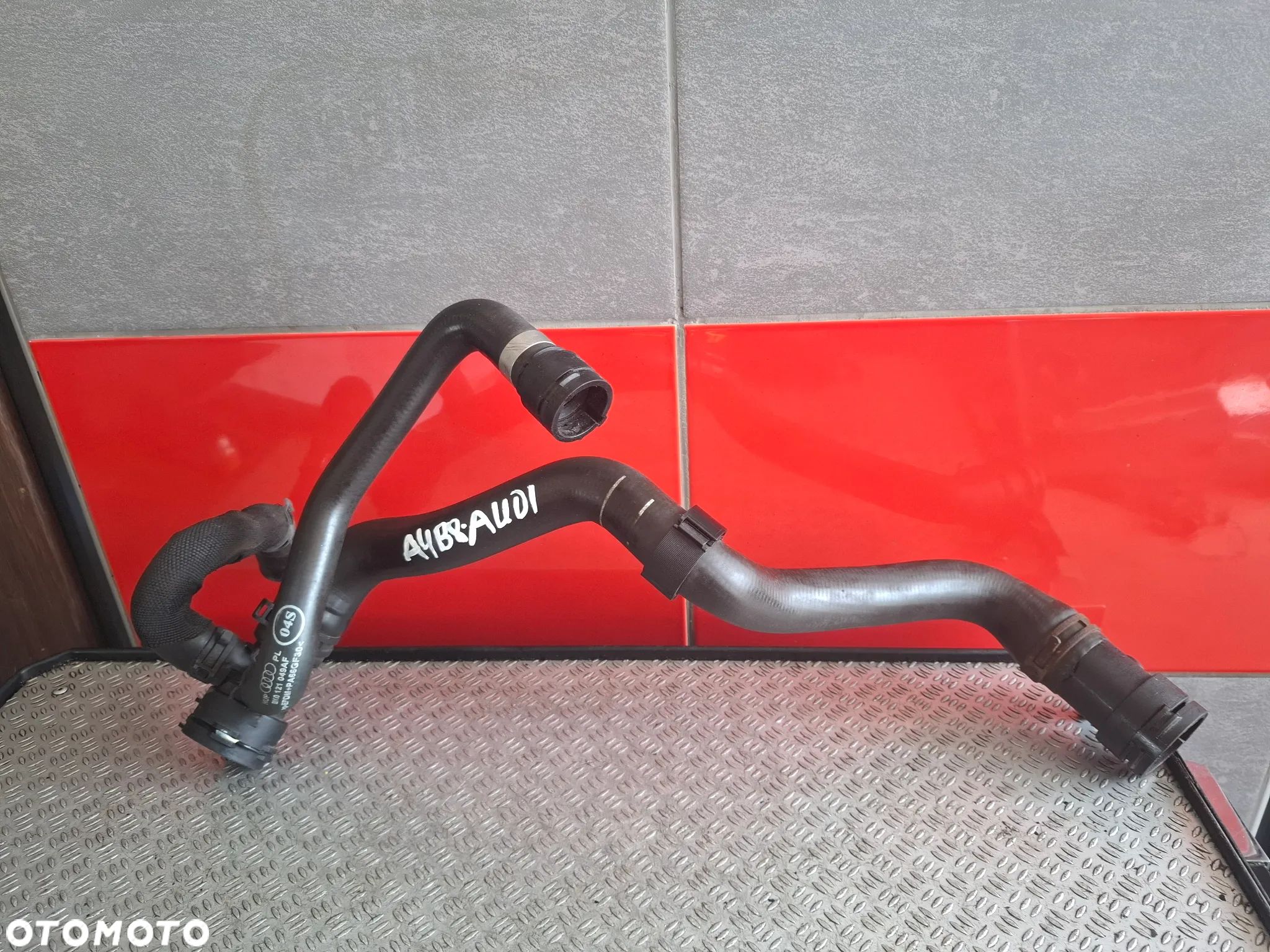 Rura wąż wody Audi A4 B8 nr 8K0121049AF - 1