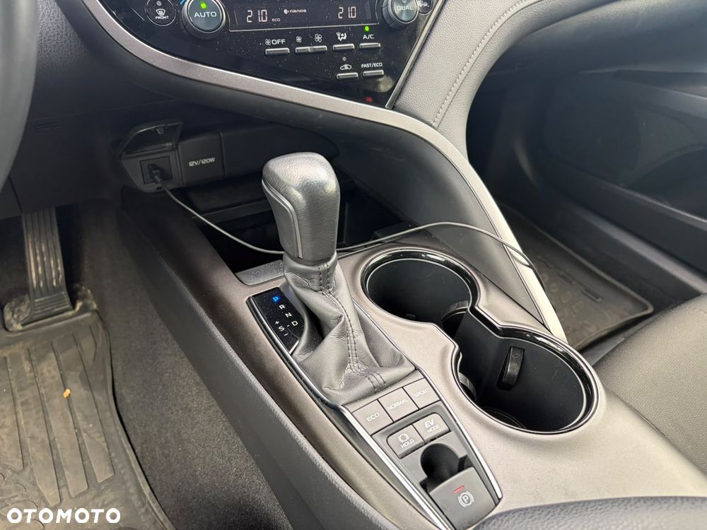 Toyota Camry 2.5 Hybrid Comfort CVT - 16