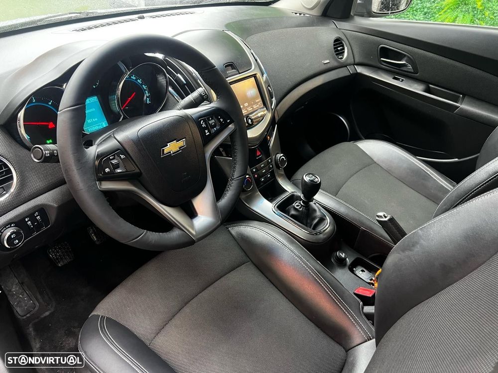 Chevrolet Cruze SW 1.7 VCDi LTZ - 8