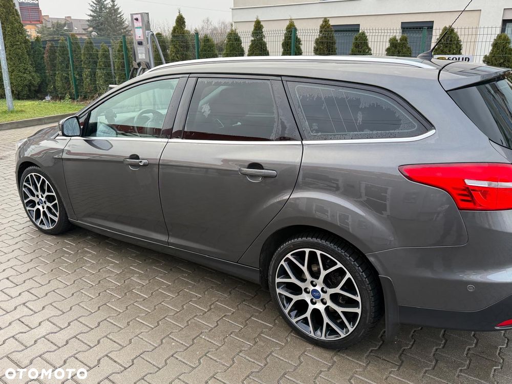 Ford Focus 1.5 EcoBoost STart-Stopp-System TITANIUM - 6
