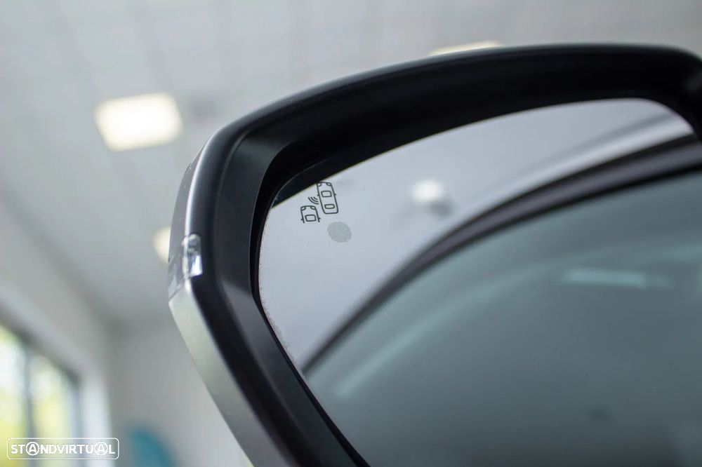 Peugeot 3008 1.6 Hybrid Allure e-EAT8 - 22