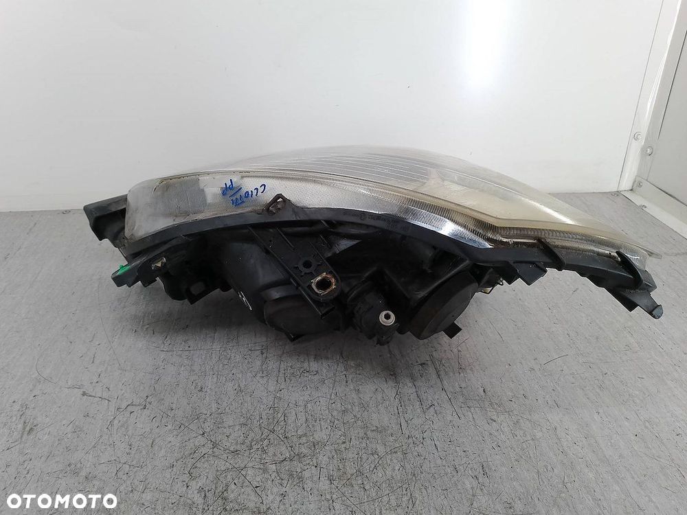 LAMPA PRZÓD PRAWA RENAULT CLIO III 8200261612   89900162 - 7