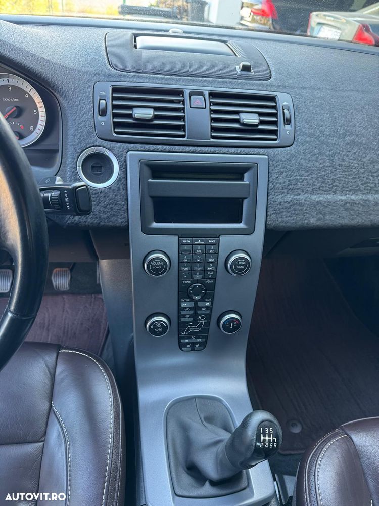Volvo C70 D3 Momentum - 13