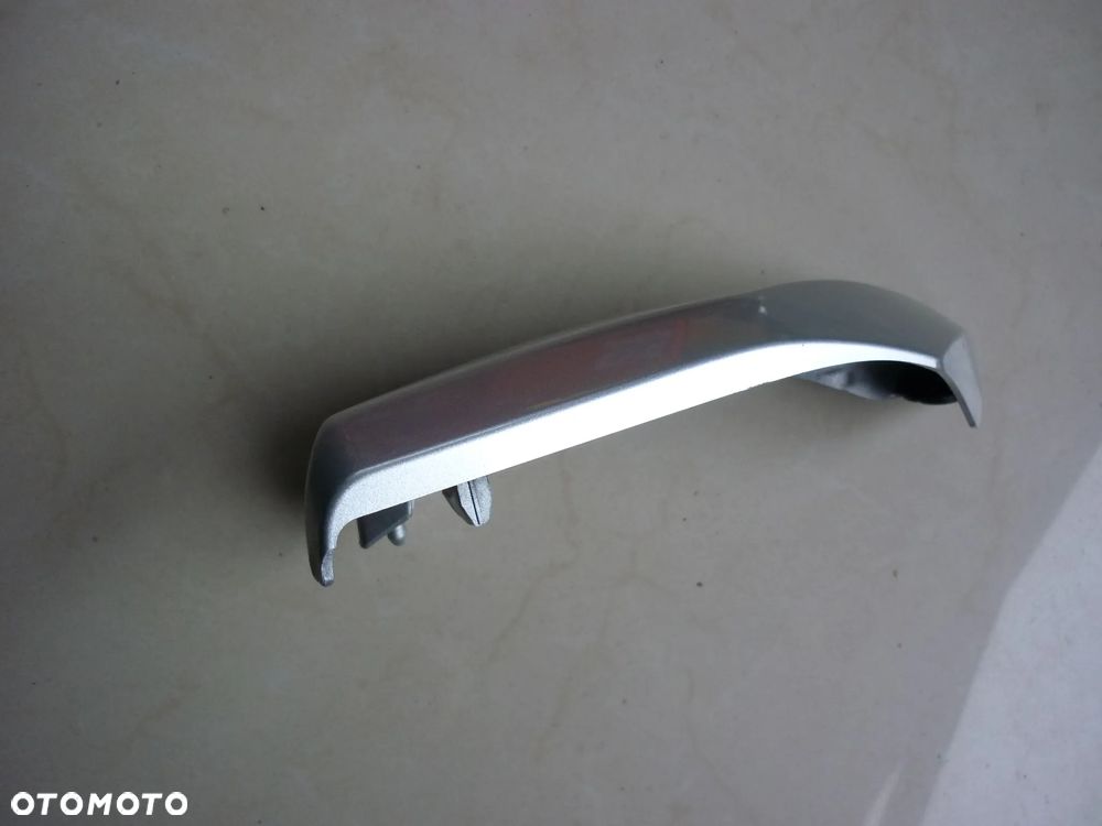 Osłona lampy Suzuki GSR 600 prawa - 3