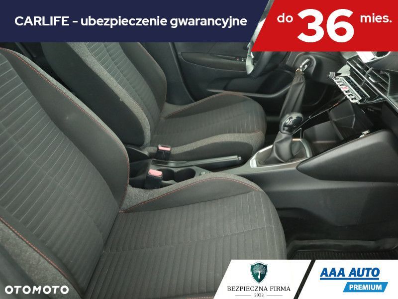 Peugeot 208 - 8