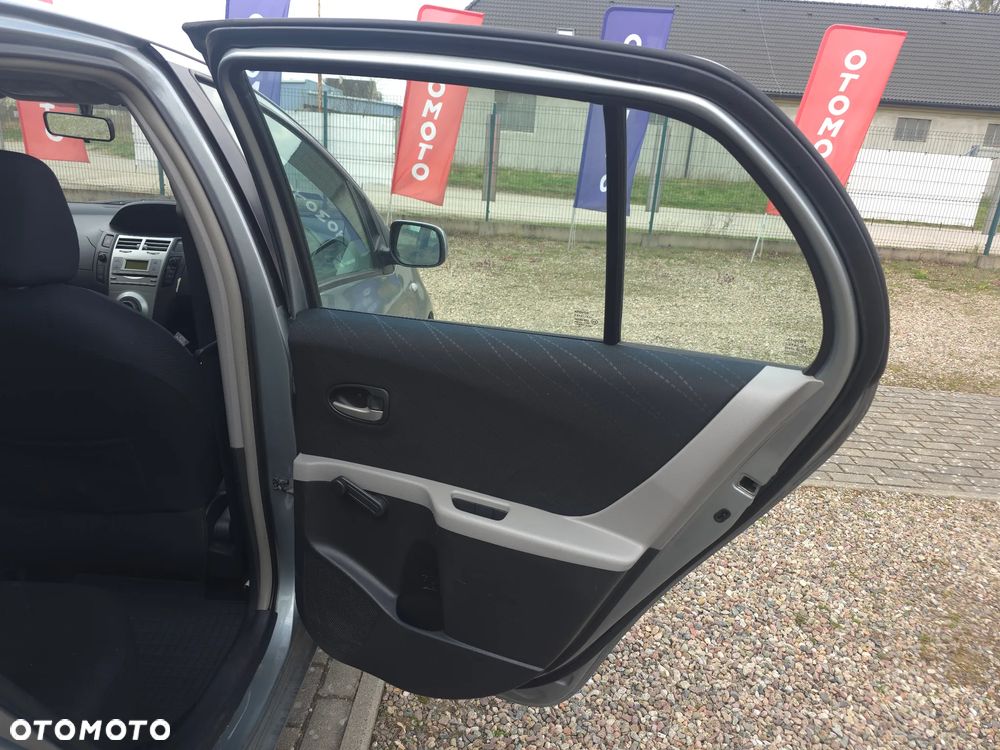 Toyota Yaris 1.3 Sol MM - 12