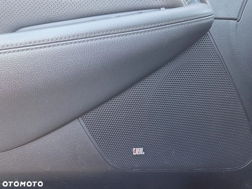 Kia Carens 1.7 CRDi 141 ISG Spirit - 20