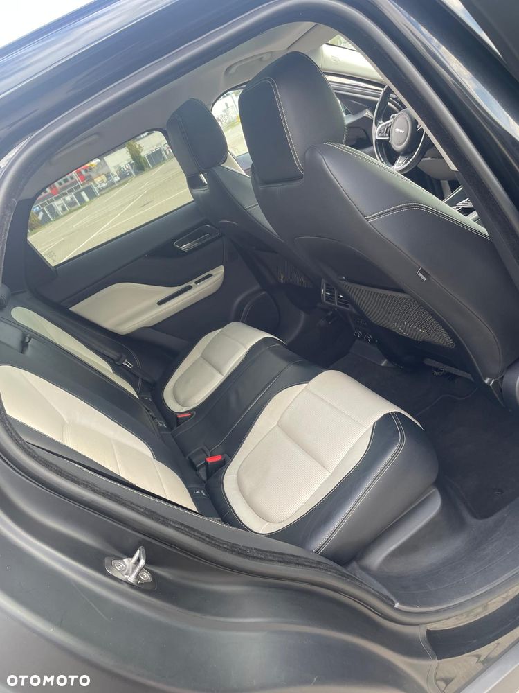 Jaguar F-Pace 2.0 i4D AWD R-Sport - 18