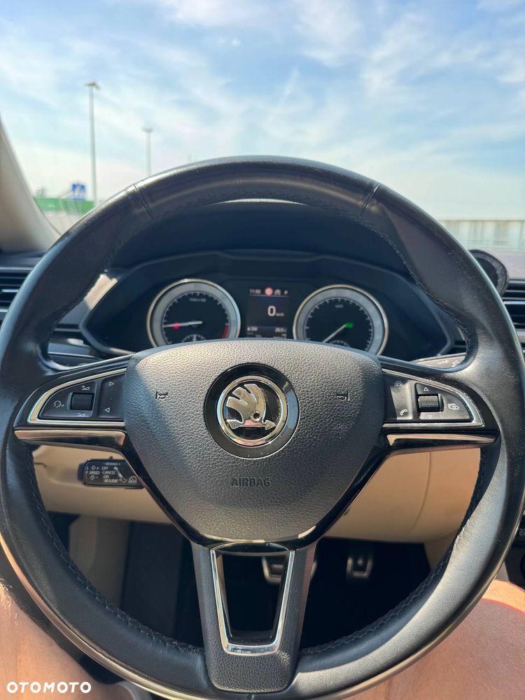 Skoda Superb 2.0 TDI 4x4 L&K DSG - 18