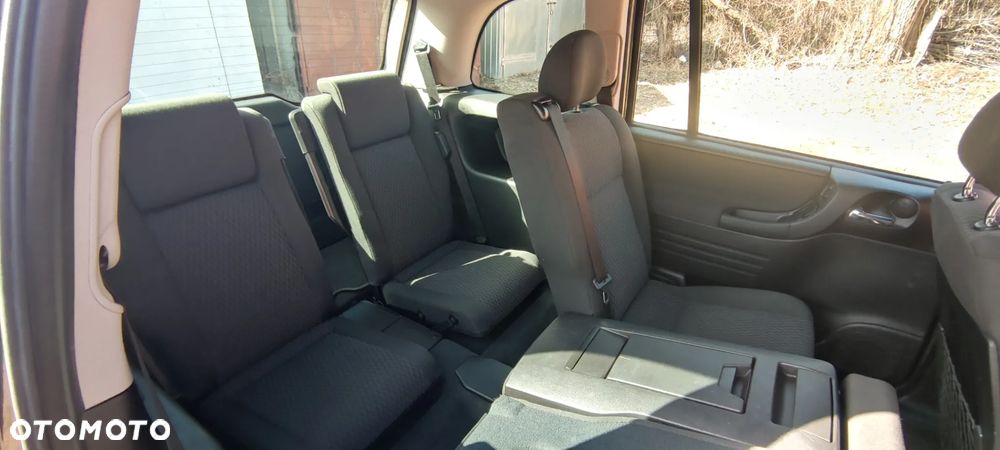 Opel Zafira 1.8 16V Elegance - 4