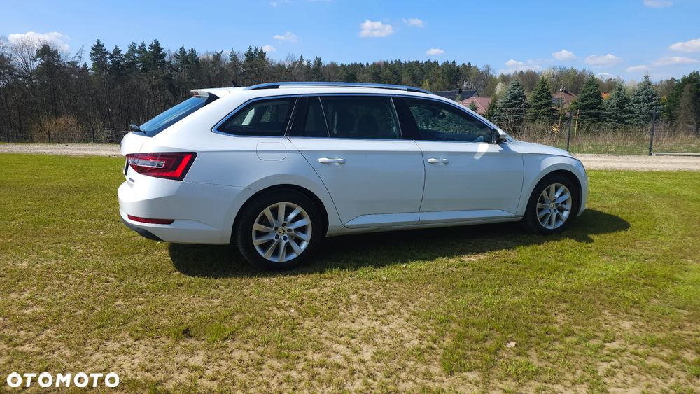 Skoda Superb 2.0 TDI Style DSG - 4