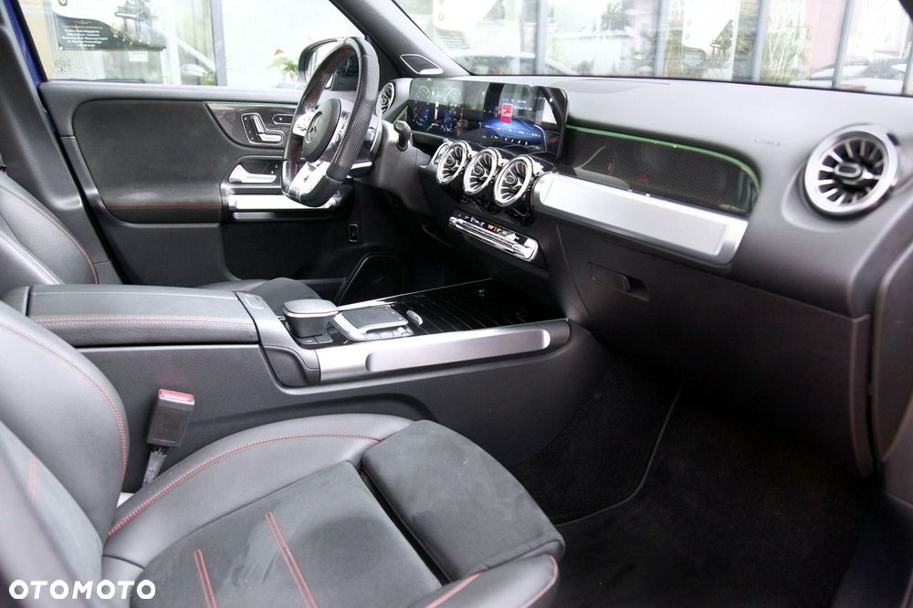 Mercedes-Benz GLB - 14