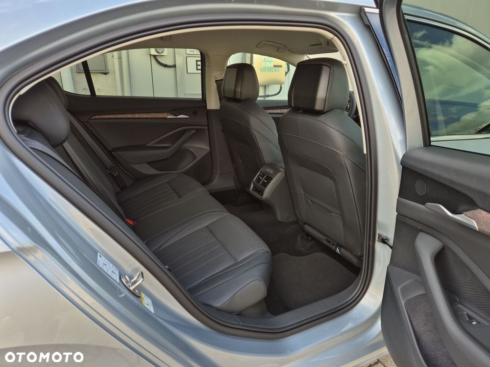 Skoda Superb 1.5 TSI mHEV L&K DSG - 17