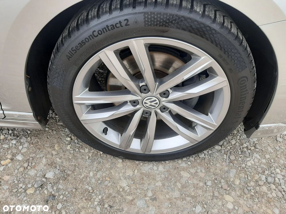 Volkswagen Passat 1.6 TDI (BlueMotion Technology) DSG Comfortline - 24