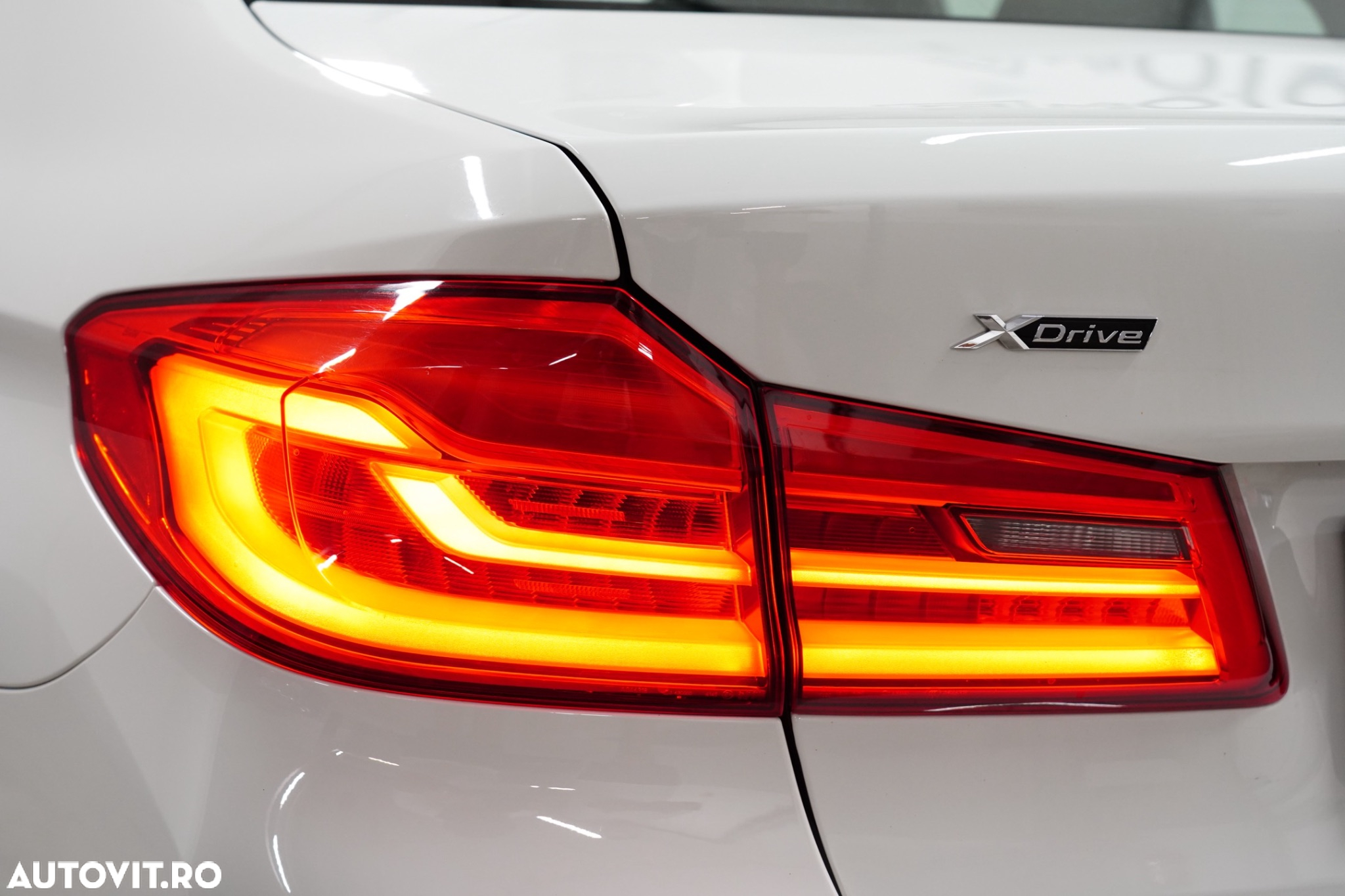 BMW Seria 5 520d xDrive AT - 32