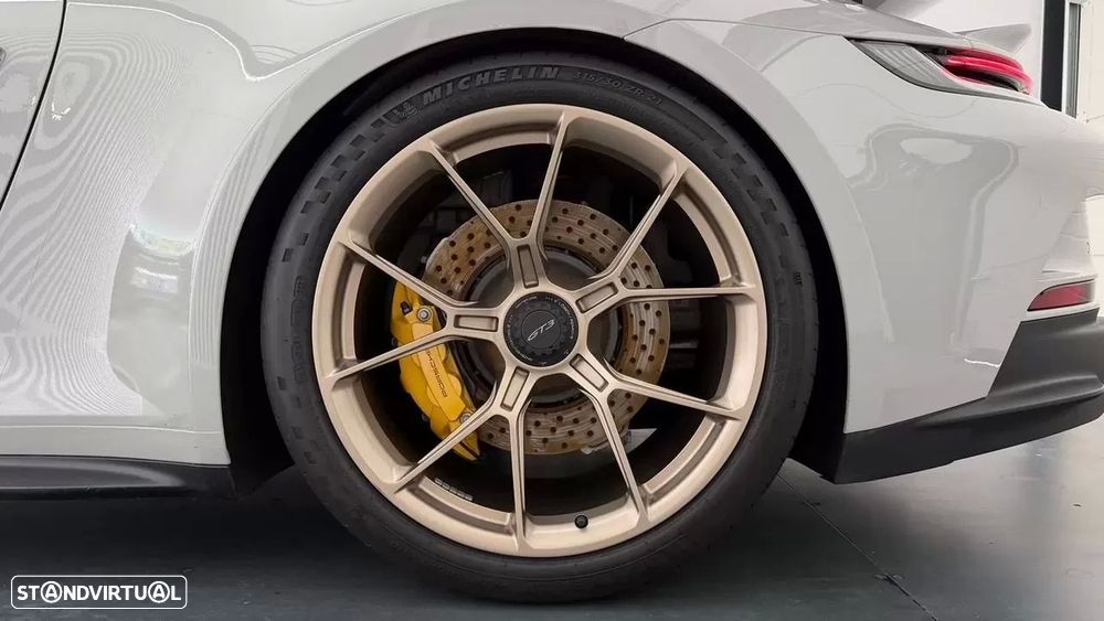 Porsche 911 (992) GT3 PDK - 21